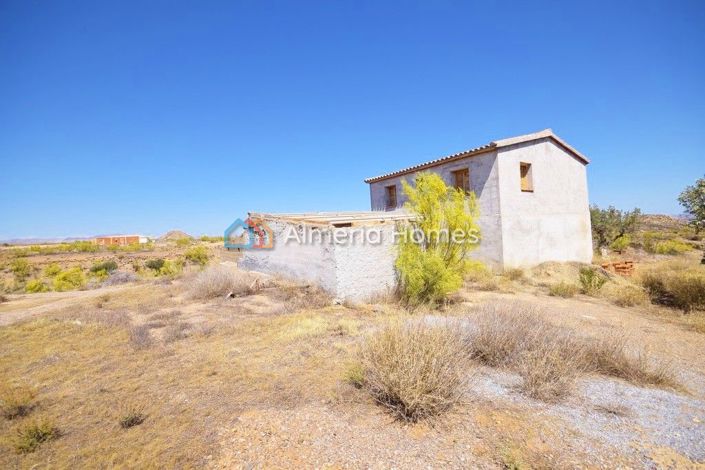 Image No.11-3 Bed Country House for sale