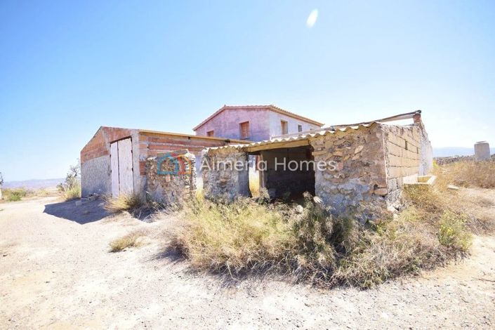 Image No.9-3 Bed Country House for sale