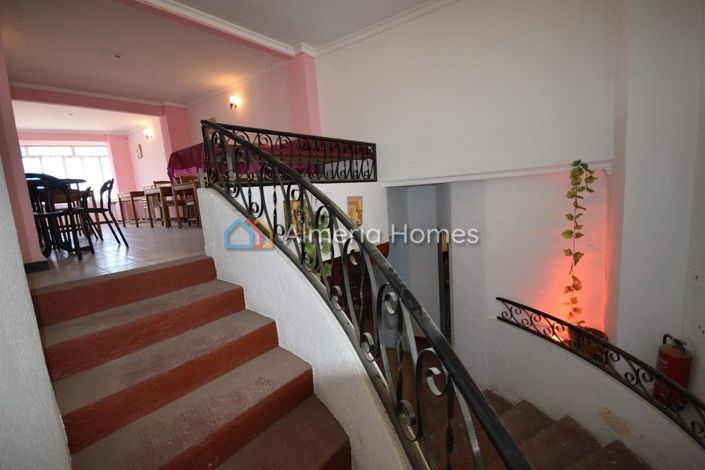 Image No.8-3 Bed Property for sale