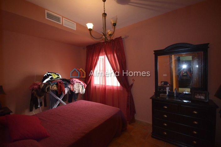 Image No.8-4 Bed Apartment for sale