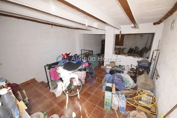 Image No.15-6 Bed Country House for sale