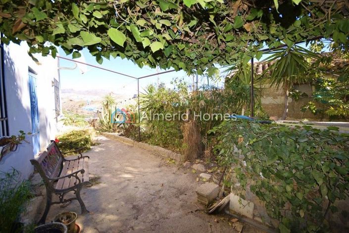 Image No.18-6 Bed Country House for sale