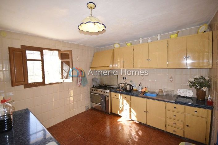 Image No.6-6 Bed Country House for sale