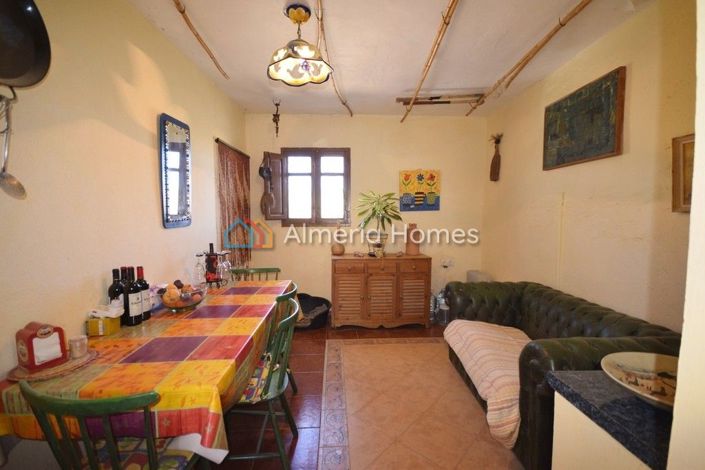 Image No.7-6 Bed Country House for sale