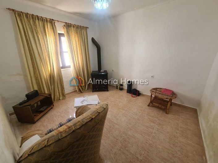 Image No.11-5 Bed Townhouse for sale