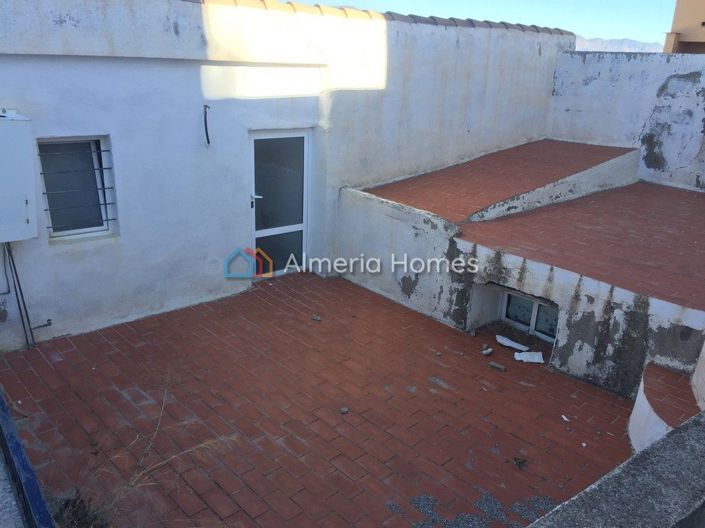 Image No.10-3 Bed Townhouse for sale