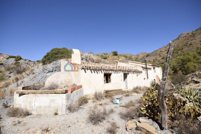 Image No.6-3 Bed Country House for sale