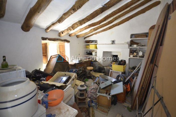 Image No.8-3 Bed Country House for sale