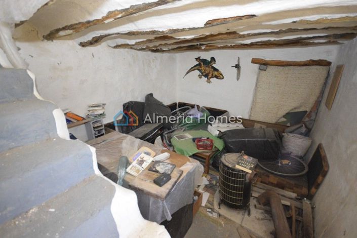 Image No.10-3 Bed Country House for sale