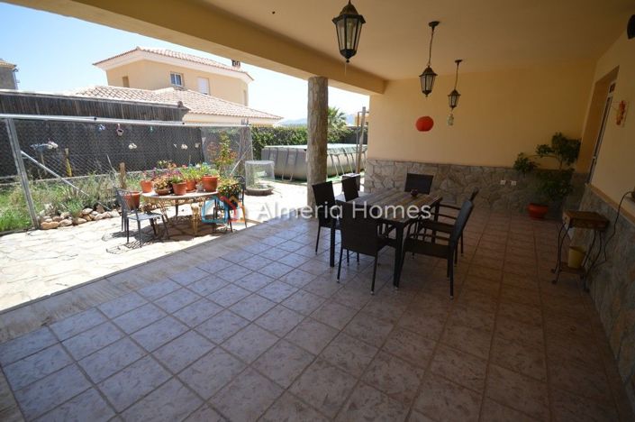 Image No.2-4 Bed Villa for sale