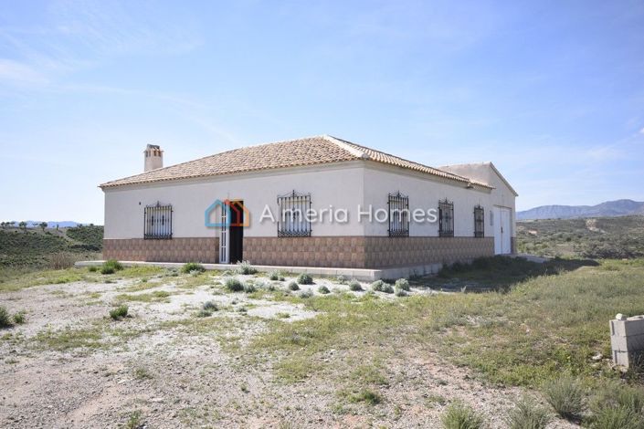 Image No.1-4 Bed Villa for sale