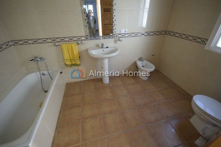 Image No.8-4 Bed Villa for sale