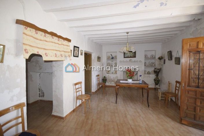 Image No.10-8 Bed Country House for sale