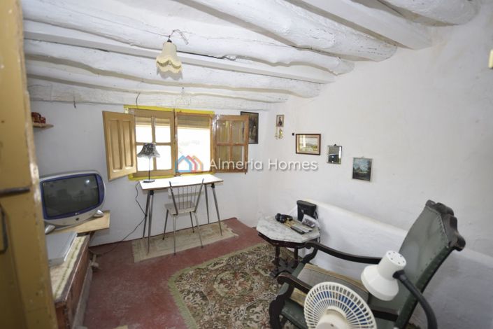 Image No.13-3 Bed Townhouse for sale