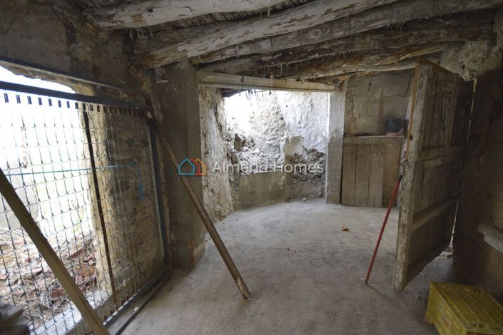 Image No.26-3 Bed Townhouse for sale