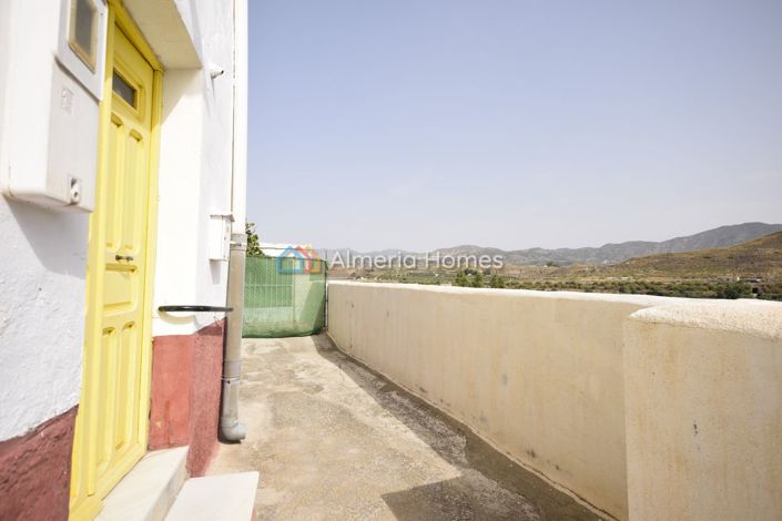 Image No.29-3 Bed Townhouse for sale