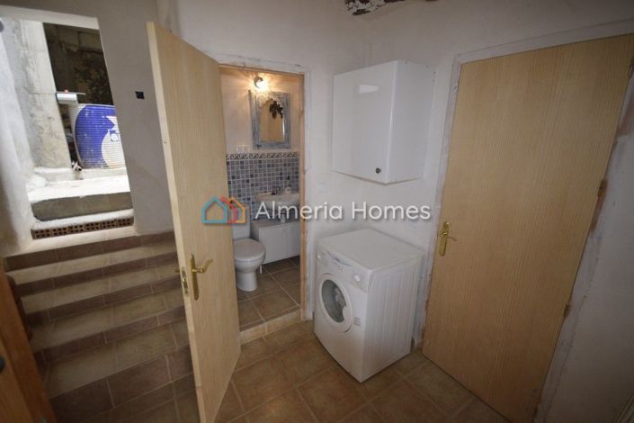 Image No.14-4 Bed Townhouse for sale