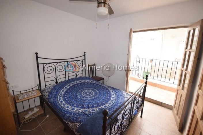 Image No.5-4 Bed Townhouse for sale