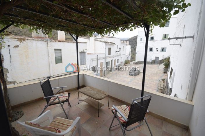 Image No.7-4 Bed Townhouse for sale