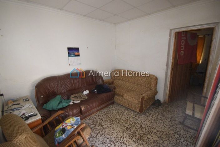 Image No.5-6 Bed Townhouse for sale