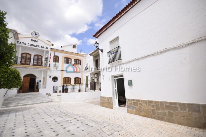 Image No.2-4 Bed Townhouse for sale