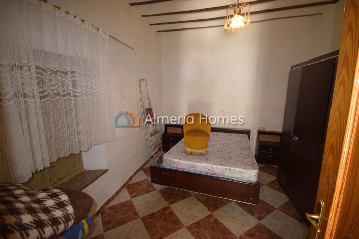 Image No.9-4 Bed Townhouse for sale