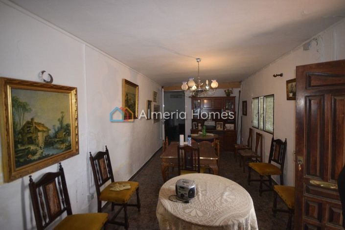 Image No.4-6 Bed Country House for sale