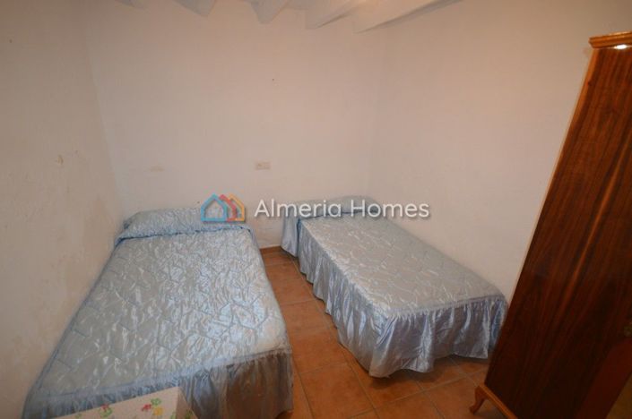 Image No.8-4 Bed Country House for sale