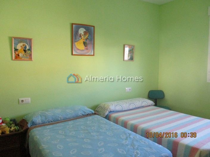 Image No.11-4 Bed Townhouse for sale