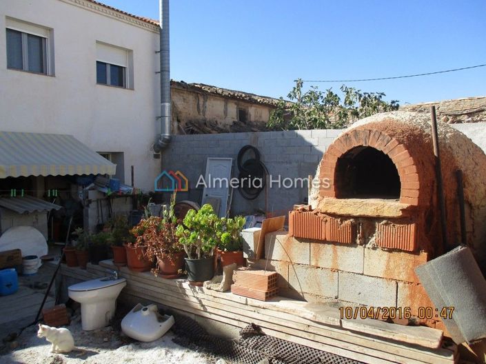 Image No.12-4 Bed Townhouse for sale