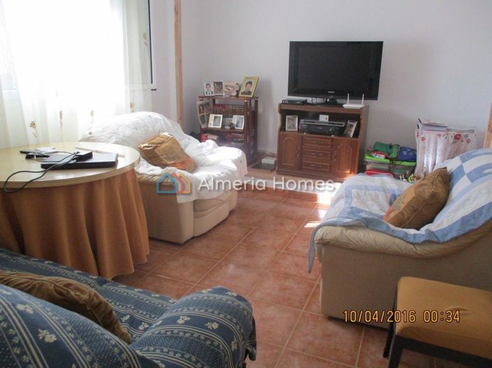 Image No.2-4 Bed Townhouse for sale