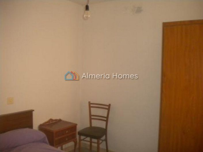 Image No.4-6 Bed Townhouse for sale