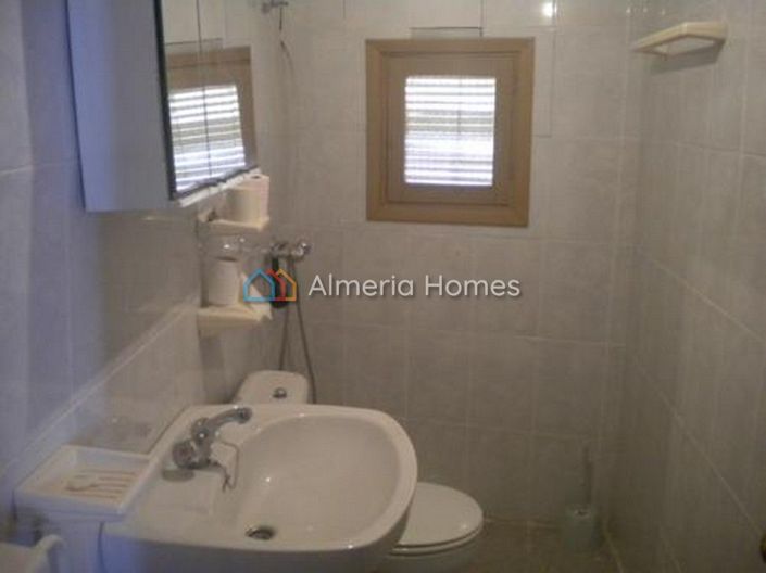 Image No.9-6 Bed Townhouse for sale