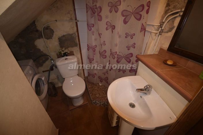 Image No.13-3 Bed Country House for sale