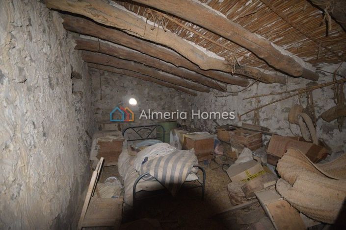 Image No.14-4 Bed Country House for sale