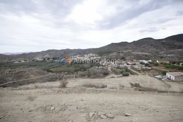 Image No.17-4 Bed Country House for sale