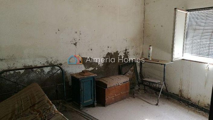 Image No.8-3 Bed Townhouse for sale