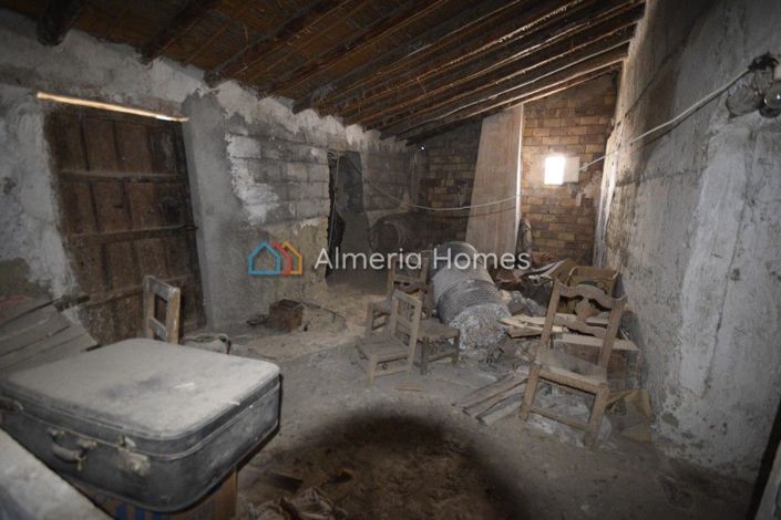 Image No.9-5 Bed Country House for sale