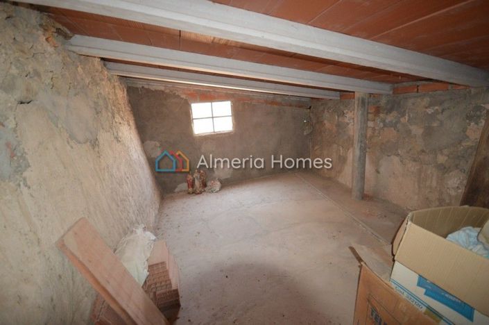 Image No.11-4 Bed Townhouse for sale