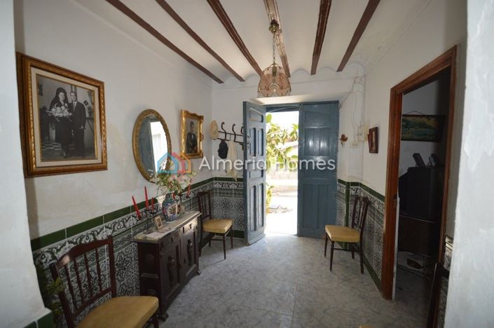 Image No.4-4 Bed Townhouse for sale