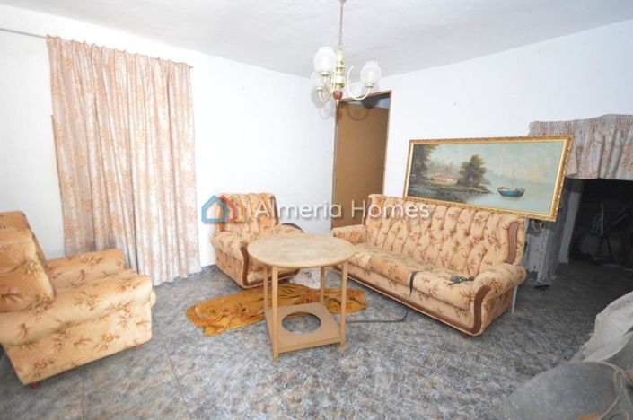 Image No.10-3 Bed Country House for sale