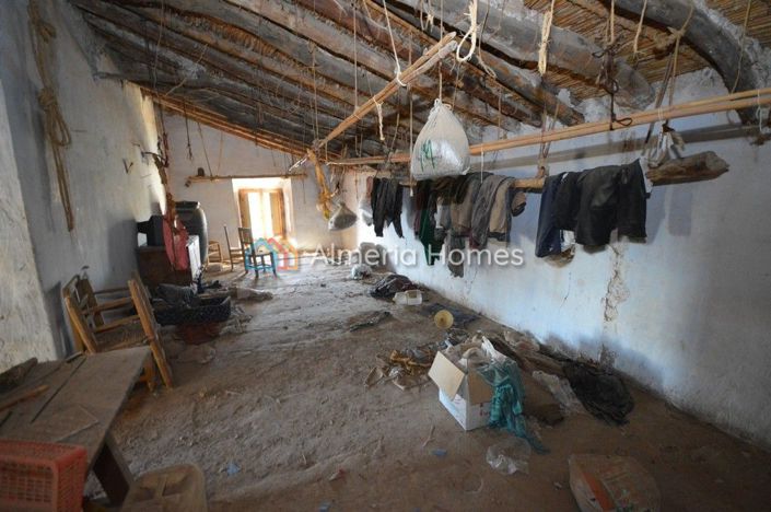 Image No.16-3 Bed Country House for sale