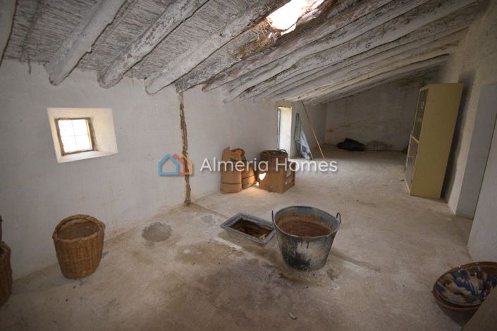 Image No.15-4 Bed Country House for sale