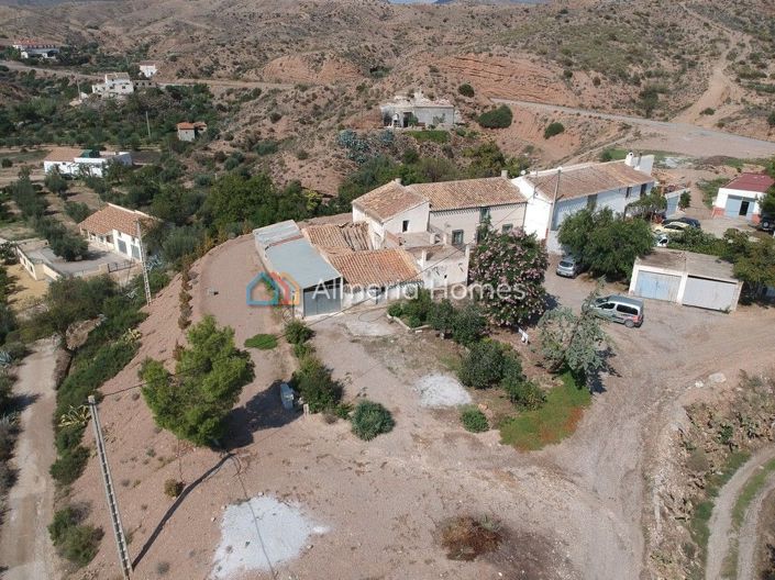 Image No.3-4 Bed Country House for sale