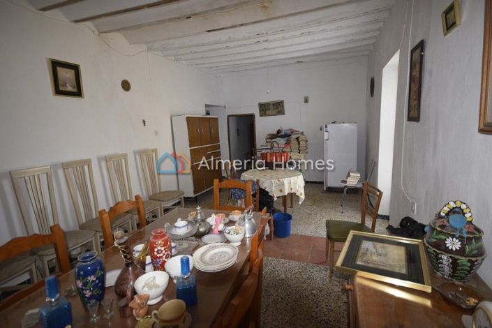 Image No.7-4 Bed Country House for sale