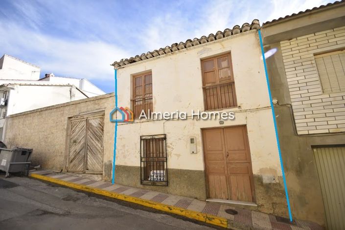 Image No.1-3 Bed Townhouse for sale