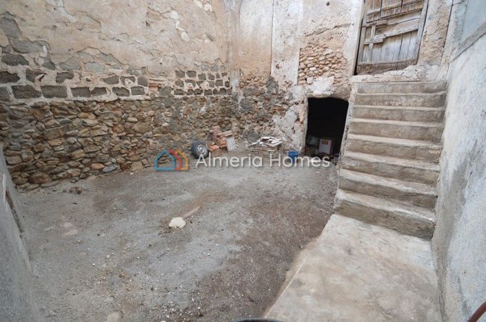 Image No.10-3 Bed Townhouse for sale