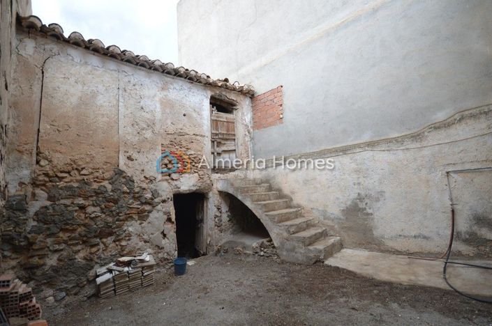 Image No.12-3 Bed Townhouse for sale