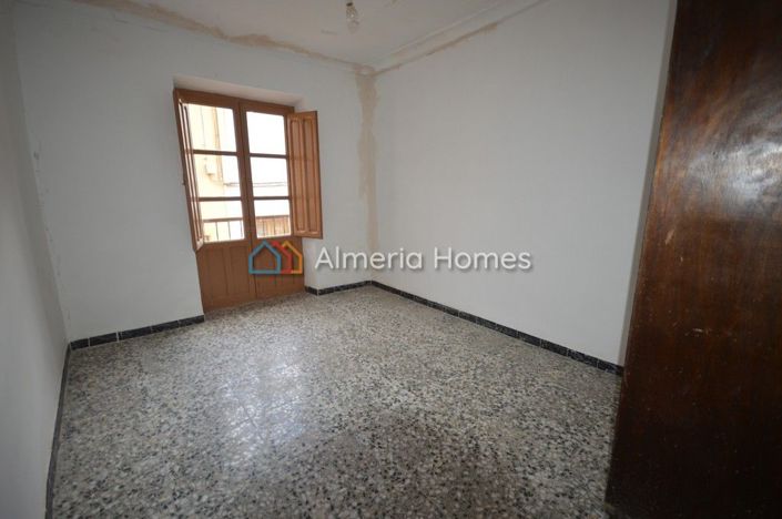 Image No.15-3 Bed Townhouse for sale