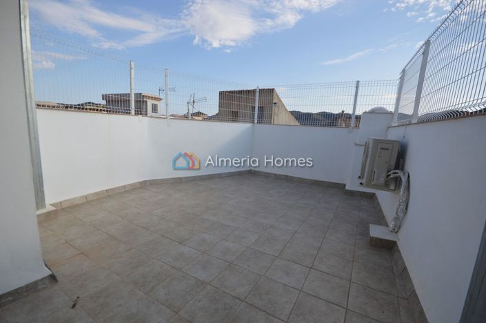 Image No.11-2 Bed Townhouse for sale